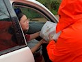 災禍無情人有情，公路人溫馨救援